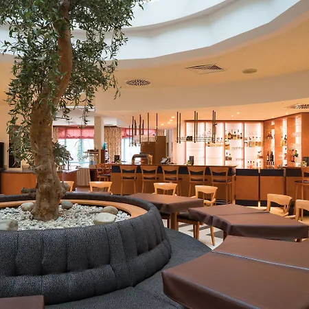 Hotel Am Rosengarten 4*